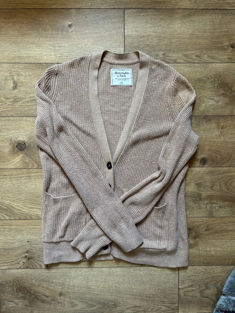 Abercrombie & Fitch Blush Tan V‑Neck Knit Cardigan